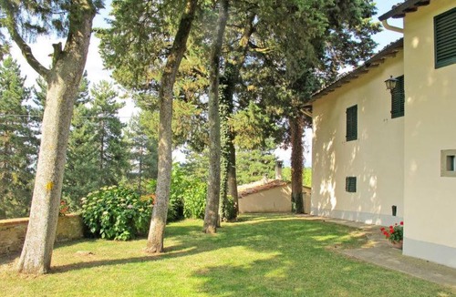 Torsoli House | Torsoli Apartment Sleeps 20 Pool WiFi