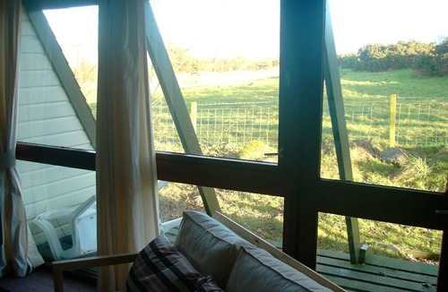 Linlithgow Cabin | TRADITIONAL LODGE 1 - a traditional lodge that sleeps 5 guests in 2 bedrooms
