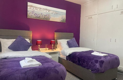 MacMerry Apartment | Tranent Homely Apartment with Main Door (Sleeps 6)