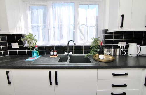 Weston on Trent House | Tranquil 4Bed Retreat - 3 Min to M6, 10 Min to Coventry City Centre