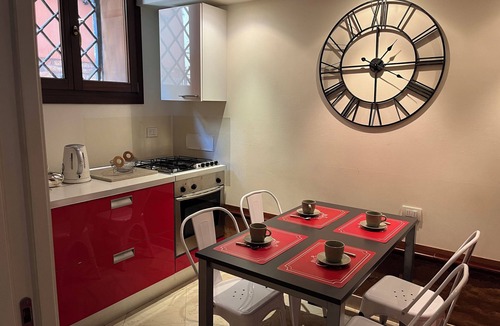 San Polo Apartment | Tron garden apartment in the heart of venice
