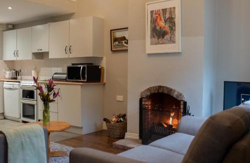 Enniskillen House | Tully Mill Cottages