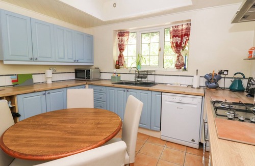 Margam Cottage | TY CAREDIG, pet friendly, character holiday cottage in Pontardawe