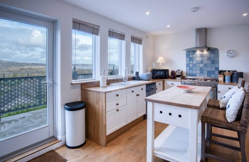 Crynant Apartment | Ty Seren - 2 Bedroom Apt - Bayview Oxwich
