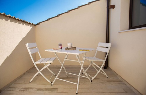 Pizzolungo Apartment | TYPINO ROOM RENTAL
