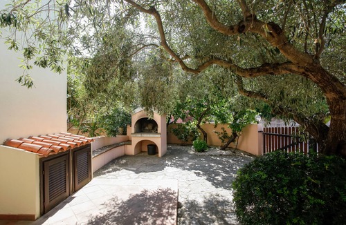 Agrustos House | Vacation Home "La Ena" with 2 Private Terraces & Wi-Fi