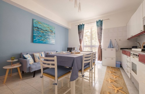Barcellona Pozzo di Gotto House | Vacation Home "La Casa Di Wioletta" with Sea View, Private Terrace & Wi-Fi