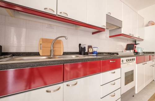 Barcellona Pozzo di Gotto House | Vacation Home "La Casa Di Wioletta" with Sea View, Private Terrace & Wi-Fi