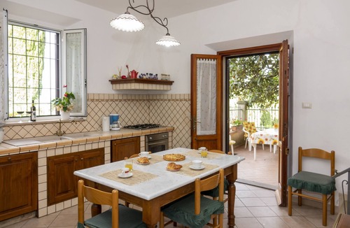 Collesalvetti House | Vacation Home La Lodola, in the Tuscan countryside with views of the valley