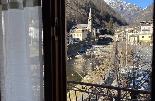 Fontainemore House | VALLEY OF GRESSONEY FONTAINEMORE THREE-ROOM APARTMENT