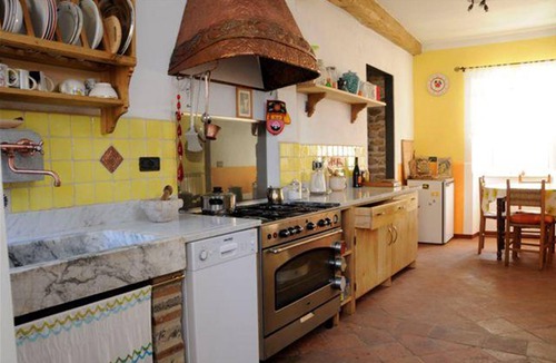 Gignano di Brancoli Villa | Very private villa, pool, 12 km to Lucca, walk to restaurant, amazing views
