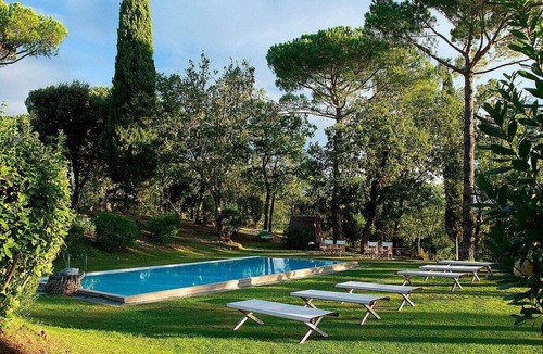 San Casciano in Val di Pesa Villa | Villa Editta: A charming three-story villa situated in the heart of the Chianti region, a few kilometers away from Florence, with Free WI-FI.