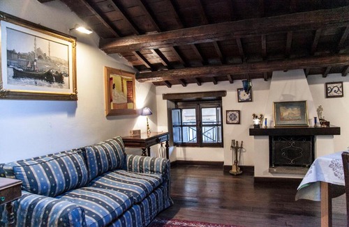 Rione V Ponte Apartment | Via Giulia Dreamy Attic