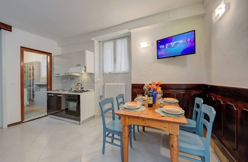 Barbarano Apartment | Vicolo 42-private Terrace-200m Lake