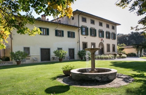 Loro Ciuffenna Villa | Villa ∙ 12 bedrooms ∙ 30 guests