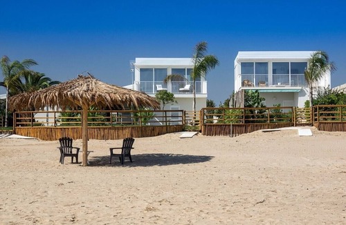 Donnalucata Apartment | Villa Amantea - Rosa - Beachfront villa in Donnalucata