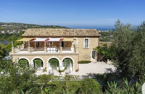 Cupra Marittima Villa | Villa Brezza Marina, private pool & sea view