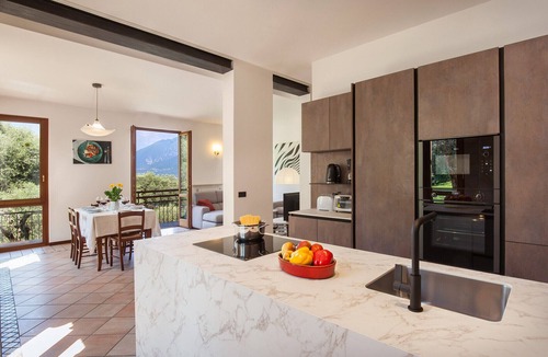 Pai Villa | Villa Carducci with lake view
