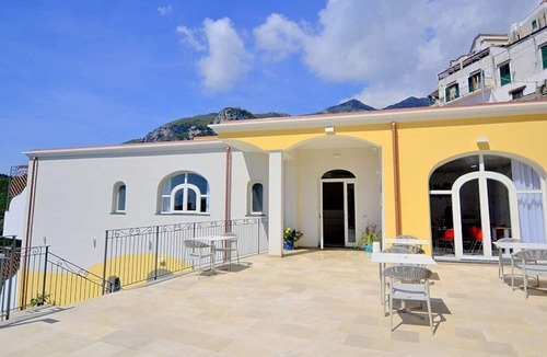 Pontone House | Villa Clarice D, fully refundable with voucher*: An elegant and modern studio apartment in a quiet position, located on a hillside above the sea, with Free WI-FI.