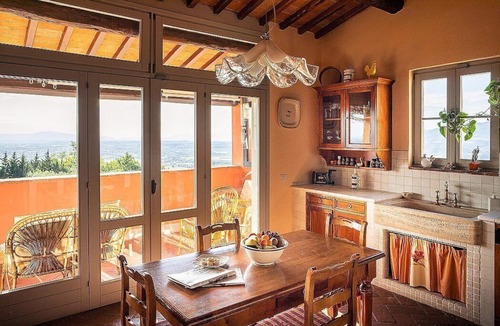 Montelupo Fiorentino House | Villa Collarina B: An elegant and welcoming two-story ancient tuscan country house surrounded by the greenery, with Free WI-FI.