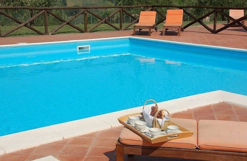 Quartaccio Villa | Villa Darmassina Grande: A splendid and luminous two-story villa surrounded by meadows and by green hills, with Free WI-FI.
