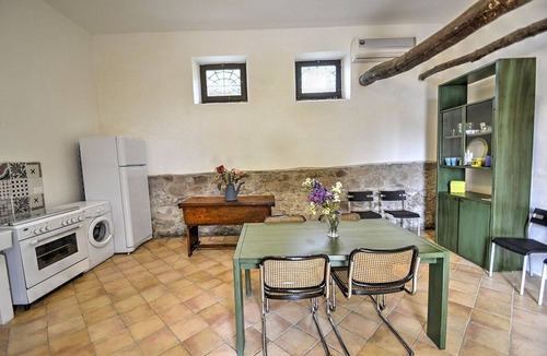 Fisciano Villa | Villa dei Faggi: A characteristic and welcoming two-story apartment that is part of an ancient country house surrounded by the greenery.