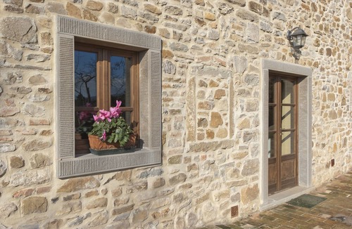 Poppi Villa | Villa Elisabetta close to Florence, private pool, park fenced