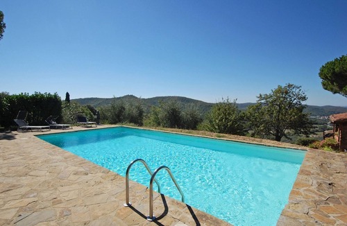 Pieve a Presciano Villa | Villa for 6 with pool and close to a Tuscan village.