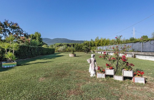 Sarzana Villa | Villa 'Gardenia - Private Garden' with Private Terrace, Wi-Fi and Air Conditioning