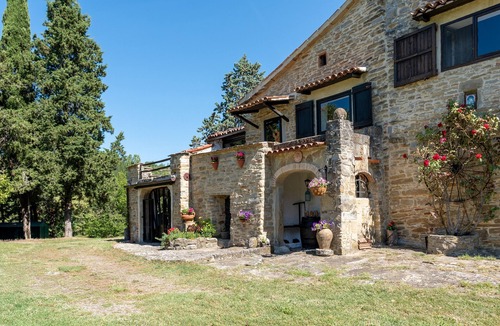 Citta di Castello Villa | Villa "Il Rancho Grande" with Private Pool, Private Terrace & Wi-Fi