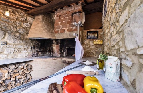 Gaiole in Chianti Villa | Villa in Gaiole In Chianti with 7 bedrooms sleeps 14