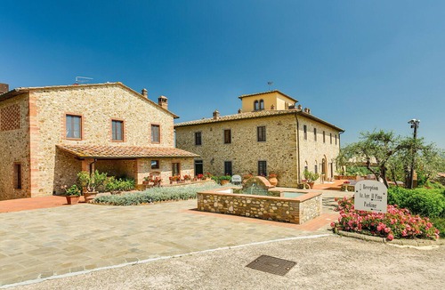 San Pietro in Bossolo Villa | Villa in Tavarnelle Val Di Pesa with 10 bedrooms sleeps 20