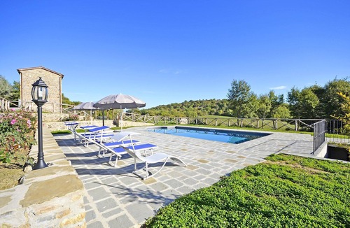 Bivio Lugnano Villa | Villa in Poggioni with 4 bedrooms sleeps 7