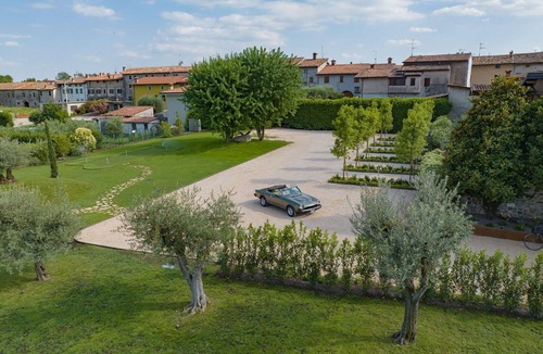 Calvagese della Riviera Villa | Villa in Calvagese Della Riviera with 3 bedrooms sleeps 10