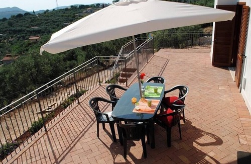 Itri Apartment | Villa Itri - Zaffiro - Apartment with shared pool