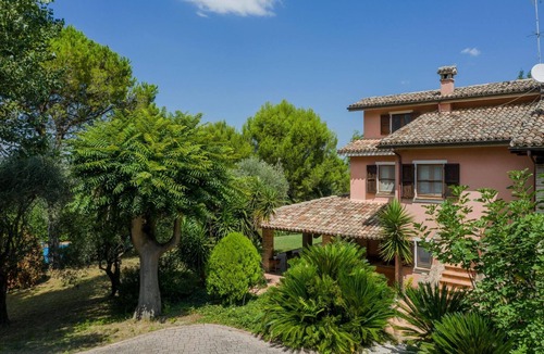 Castelfidardo Villa | Villa Lucia 9 - Three Bedroom Villa, Sleeps 9