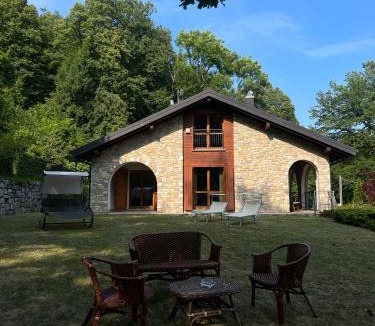 Alta Valle Intelvi Bed & Breakfast | Villa Marzia