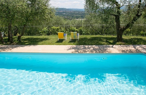 Mologno Villa | Villa Oliva, Tuscany villa with pool, large private garden, walk to restaurant.