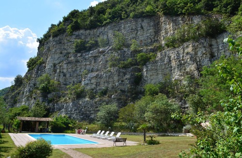 San Severino Marche Villa | Villa Salimbeni 8 rooms, large pool, panoramic view, for 16 people