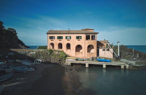 Levanto Villa | Villa Situata Direttamente Sulla Spiaggia di Levanto, Vista Mare a 360 Gradi!