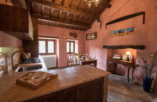 Ponzano di Fermo Villa | Villa 'Tenuta Pomegranade' with Private Pool, Wi-Fi and Air Conditioning