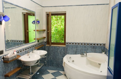 Suburbio IX Aurelio Villa | Villa with private pool, near Via Aurelia