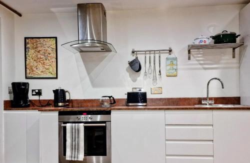 Sheffield Apartment | Vintage vibe with modern conveniences - Sheffield & Peak District!