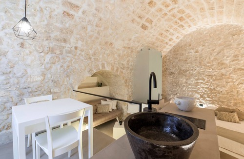 Ostuni Apartment | Vittoria Luxury Suite a Ostuni by Wonderful Italy