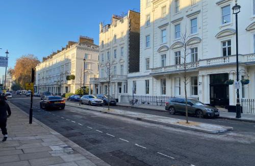 Warwick Apartment | Warwick Square