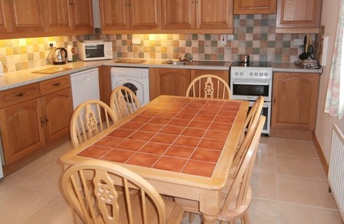 Portrush House | Welcome to Strathroy Mews 6