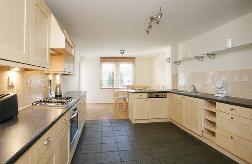 Bonnington Apartment | Welcoming, spacious, accessible, City Centre apt, with parking and wifi.