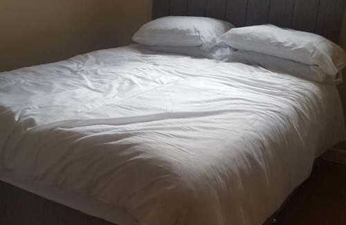 Queens Quarter Apartment | Wellesley Avenue A