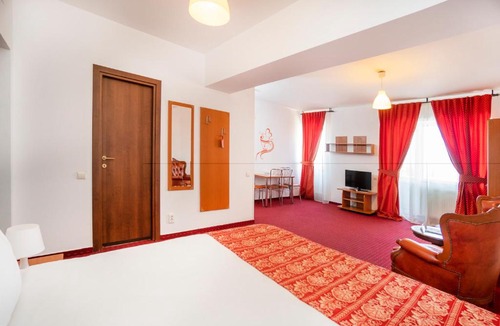 Militari Apartment | West Gate Studios