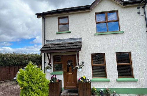 Ballycastle House | Whitepark Cottage -group/family/child/pet friendly